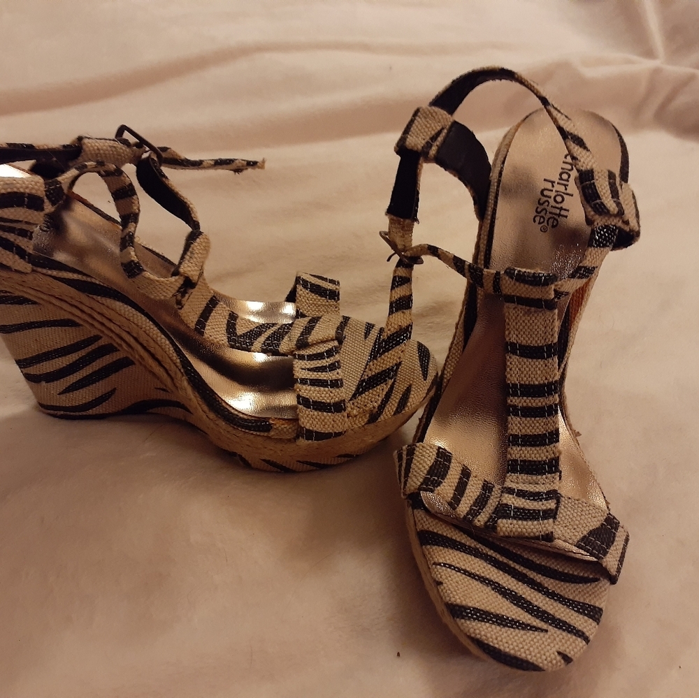 Shoes size 7